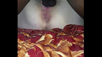 Preview 2 of Amateury Older Mom - Sharing daddy&#039_s pussy!!