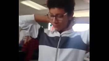 Preview 1 of Jebem Milicu - Joven se masturba en plena clase