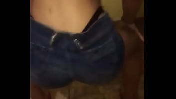 Preview 2 of Bomikasex - Magrinha gostosa de mais rebolando