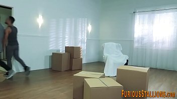 Preview 1 of Gotta Sex Video - Gay hunk gobbles cock