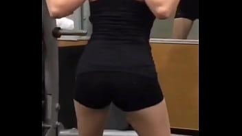 Preview 1 of Porno Father And Son - Ariel Winter gym clips