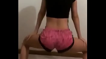 Preview 2 of Janvar And Girl Beeg - chica de 18 a&ntilde_os moviendo su culo en casa