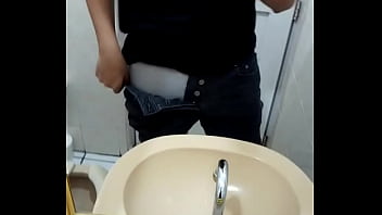 Preview 2 of Cluig Gulz - Gay Masturbandose Rico