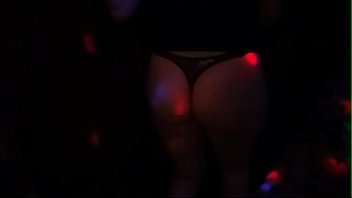 Preview 2 of Mom Strips Teen - Casadinha levada do Sexlog se exibindo pros punheteiros na frente do marid&atilde_o