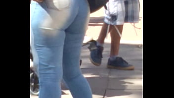Preview 4 of Thief In Japan - Morena gostosa de jeans 2