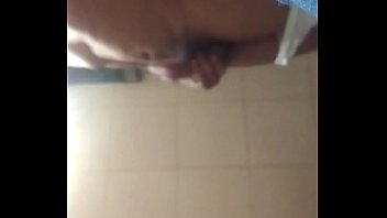 Preview 2 of Mom Gif - Mi primer video porno en la red