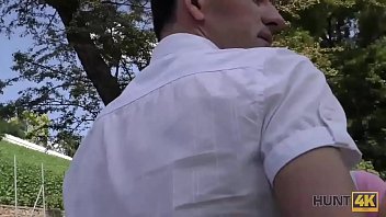 Preview 2 of Business Men Sex - HUNT4K. Ella casi pierde su billetera pero encontr&oacute_ sexo alocado