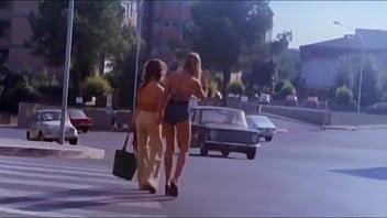 Preview 1 of Annesiyle Banyoda Sex - Gloria Guida || Erotic italian movie