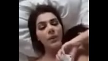 Preview 1 of Komu Siki - Sara William Carr masturbation