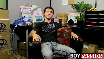 Preview 2 of Xxxsyx Porn Vidieocom The - Amateur homo Kevin Grover shows off assets before wank off