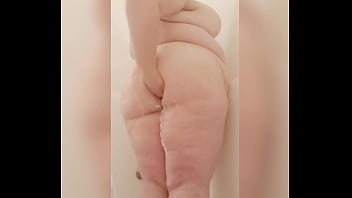 Preview 3 of Sri Lanka Oral Sex - Gorgeous BBW Julie Jiggles Fat Ass Shower