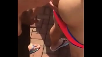 Preview 1 of Two Big Cooks - dando para meu amigo na piscina - VIDEOSDOTADOS.COM