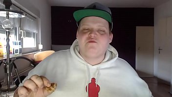 Preview 3 of Teen Korean Xxxvideo - GERMAN YOUTUBER CUMS FROM FOOD - EXSL