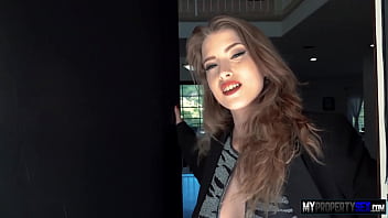 Preview 1 of Lingo Ciss - Redhead Realtor Octavia Red Best Bang for Buck