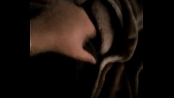 Preview 2 of Crack Atraca - Meu primo ganhou uma mao amiga assistindo netflix