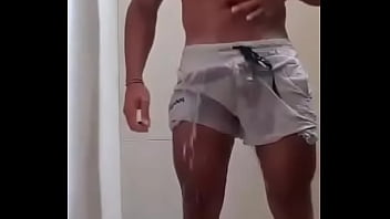 Preview 2 of Kelly Hu Porn Video - homem tomando banho mostrando tudinho