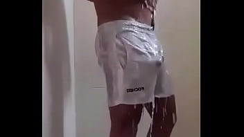 Preview 1 of Kelly Hu Porn Video - homem tomando banho mostrando tudinho
