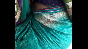Preview 4 of Boy In Team Sexy - hot Telugu aunty showing boob&#039_s in auto