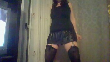 Preview 1 of Birthday Day Sex - Bailando y streaptease