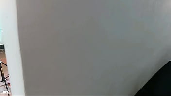 Preview 1 of Escorts Adelaide - Me follo el culo grande de mi madrastra mientras hace videollamada caliente con mi padrastro - Parte 1