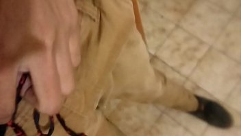 Preview 1 of Malish Xxxvideo - Moreno dotado batendo punheta pela casa