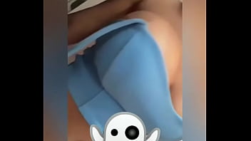 Preview 4 of Masturbuter - Chica bien sexy muestra sus grandes tetas