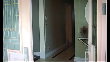 Preview 2 of Mia Moglie Fa Una Sega - Ebony Milf Fucks Son In Law