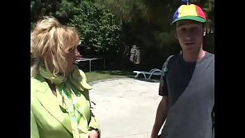 Preview 1 of Ariella Ferren - Blonde Milf with sweet boobs Kiss gets pussy pounded in bedroom by big dong