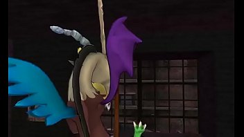 Preview 4 of Sex Yeni - Discord haciendo un sensual baile de tubo