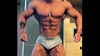 Preview 2 of Lagos Nigeria - Bodybuilder malhado