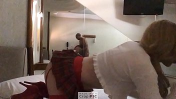 Preview 2 of Xxx Bido Hindi - Viadinho crossdresser mamando o pau do velhinho safado no motel