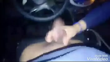 Preview 1 of Nicole Aniston 2011 - Bebita trans  chupandola a su primo en el auto