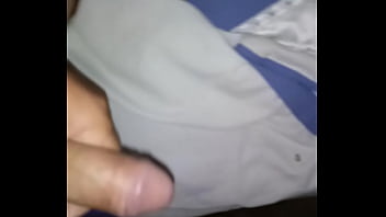 Preview 3 of Bill Bailey Gangbang - Passando o dedo
