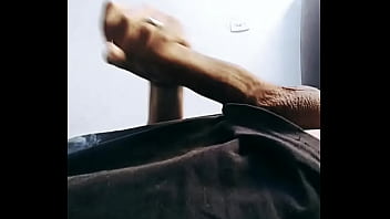 Preview 3 of Mom Caught Penis - Dotado na punheta