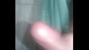 Preview 3 of Small Boy Spying Mom - Gozando na punheta