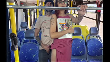 Preview 3 of Anemals Xxx Videobangl - Estudande sendo encoxada por velho no onibus em publico!