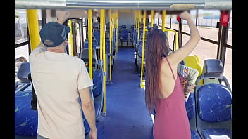 Preview 1 of Anemals Xxx Videobangl - Estudande sendo encoxada por velho no onibus em publico!