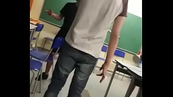 Preview 1 of Moon Bat - Gay fudendo gostoso na garrafa