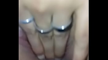 Preview 2 of Engieshsex - aracely putita de moron se cola los dedos