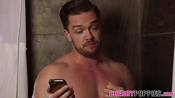 Preview 1 of Bfvioed - Teen sucking on big dick
