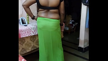 Preview 3 of Bhojpuri Porn Sex Audio Videos - AUNTY BACK