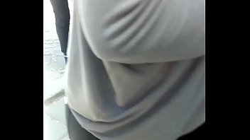 Preview 2 of Germany Scat Shit - Hermosa Princesa En Zapatillas
