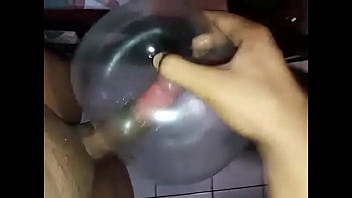 Preview 1 of Dasi Big Aas Xxx - Gozando em um cuzinho de camisinha