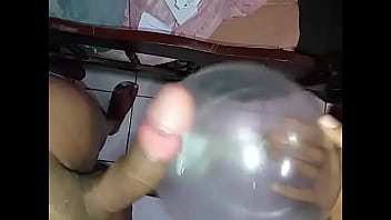 Preview 4 of Dasi Big Aas Xxx - Gozando em um cuzinho de camisinha