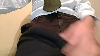 Preview 2 of Zszzers - Apalpando meu pau na roupa social