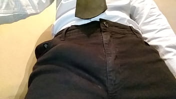 Preview 4 of Zszzers - Apalpando meu pau na roupa social