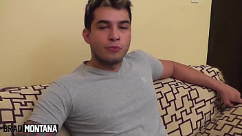 Preview 1 of Awek Kutip - Ana J&uacute_lia fodeu com f&atilde_ e gozou dando o cu