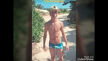 Preview 1 of Sunny Leon All Xxx Pour - Homens de sunga