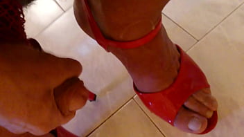 Preview 3 of Boy Sex Pondan - Alexiasissyslut cumming on her foot and hills