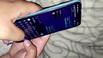 Preview 1 of Pission Dirty - Descubro a mi hermanastra hablando con un chico de tinder y me presta su garganta a cambio de que no le cuente nada a sus padres